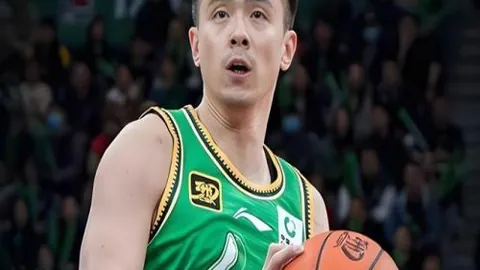 西甲最佳射手加盟，罗马喜迎新锐多夫比克